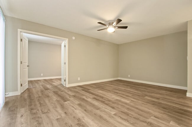 Building Photo - 11016 Kittridge St