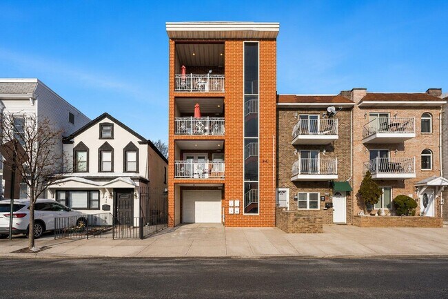 Building Photo - 416 2nd St