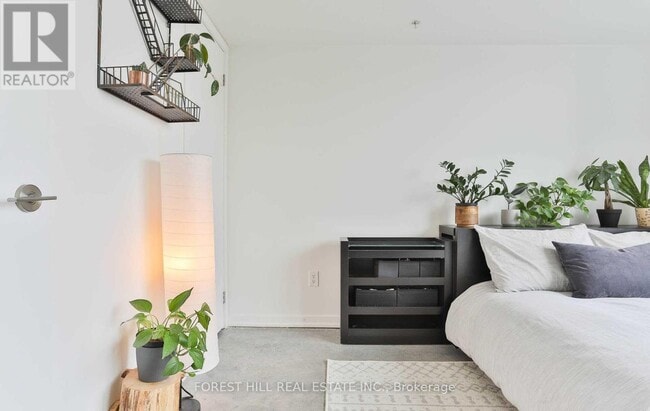 Building Photo - 68 Abell St