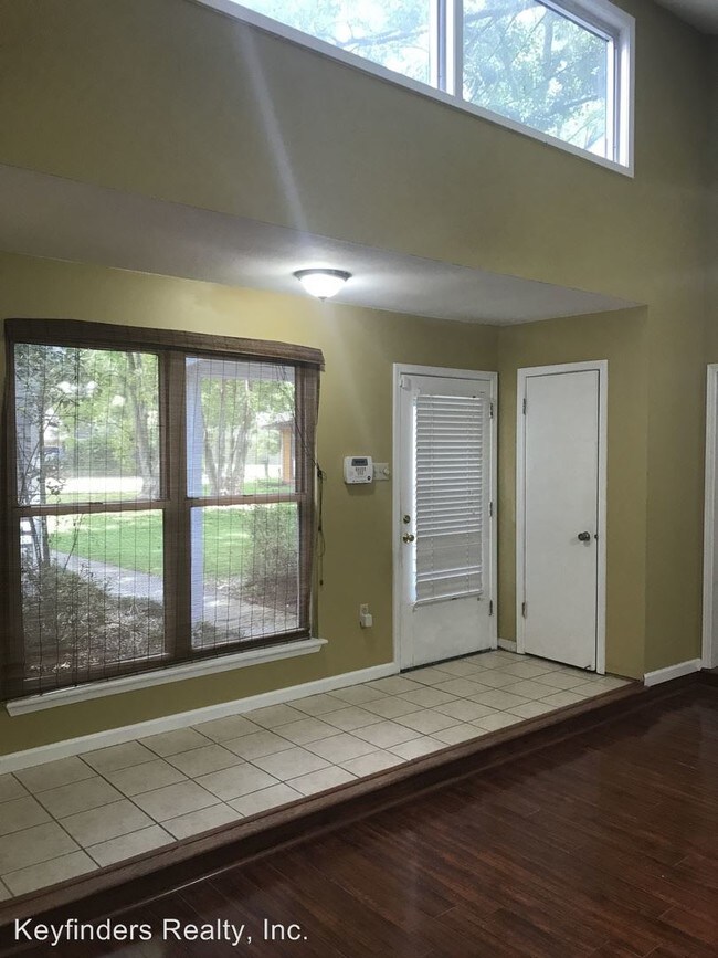 Building Photo - 3 br, 2 bath House - 14128 Pinehurst Ave.