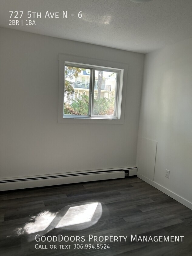 Photo principale - 727 5th Ave N