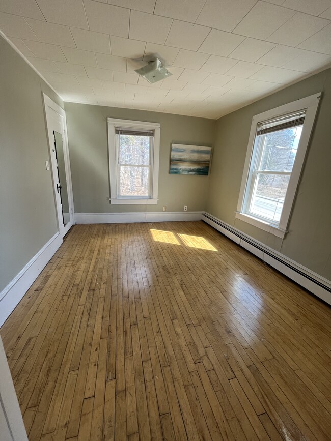 114 Park St Unit 2, Orono, ME 04473 - Apartments in Orono, ME ...