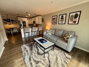 Building Photo - 34 School House Dr