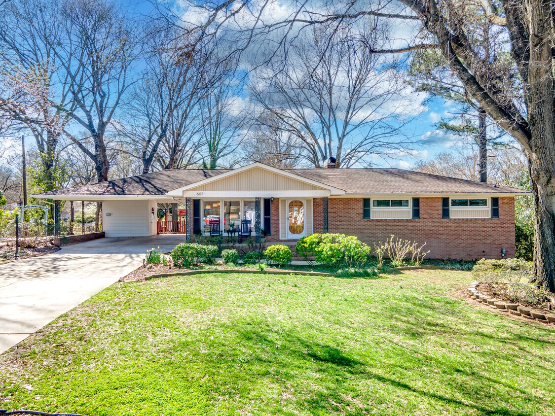 Foto principal - 601 Wilmar St NW