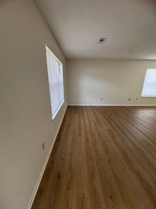 Building Photo - 675-677 W. Country Squire Ct.