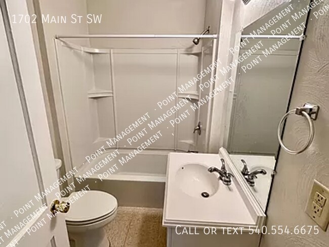 Building Photo - 3 bed 1 Bath in a Great Location!