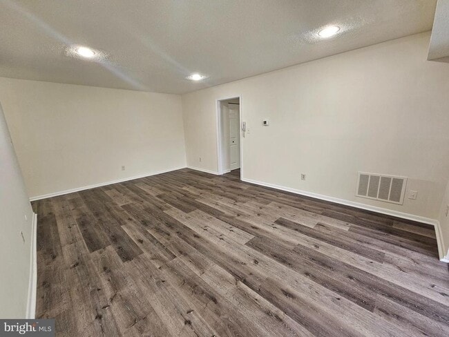 Building Photo - 21 Par Haven Dr