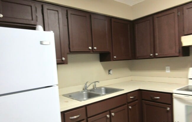 Building Photo - 932 Beau Ct