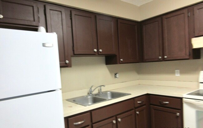 Foto del edificio - 932 Beau Ct