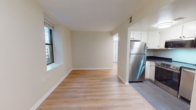 Photo - Columbia Heights Two Bedroom/One Bathroom In Amazing Location! Washer/Dryer in Unit! Apartment
