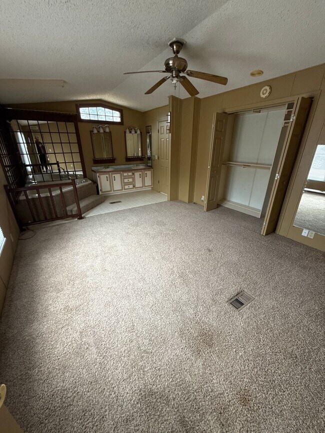 Foto del edificio - 5615 SR 363