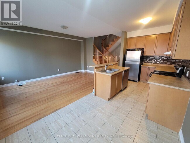 Building Photo - 27 Sky Harbour Dr