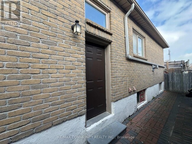 Photo du bâtiment - 9 Valmount Ave