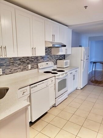 Foto principal - 661 Main St