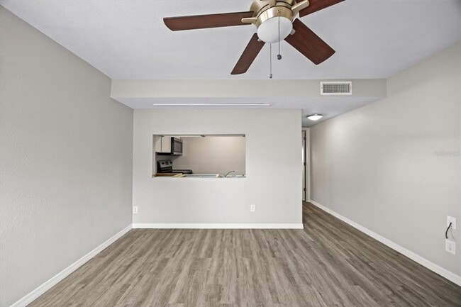 Building Photo - 7169 E Bank Dr