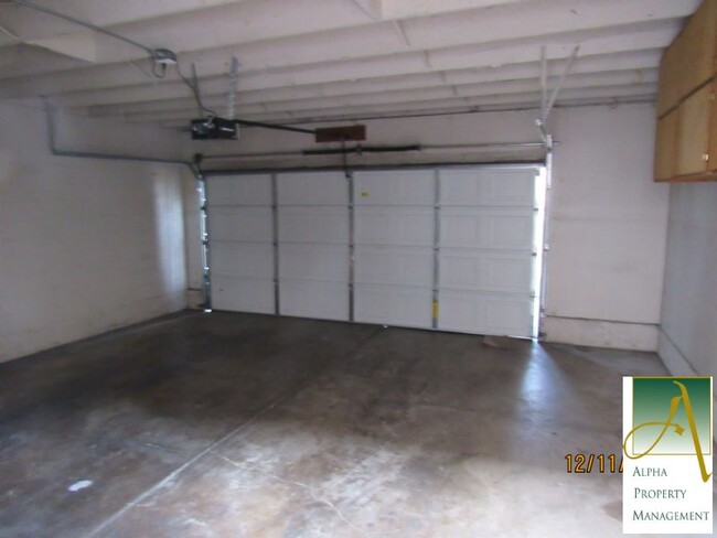 Building Photo - 5989 Mack Rd