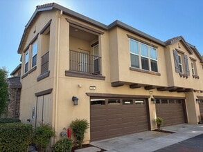 Building Photo - 224 S Veracruz Pl