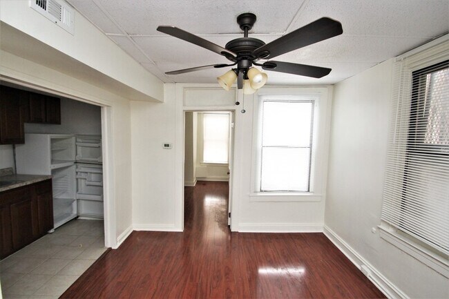 Building Photo - 849 Park Ave