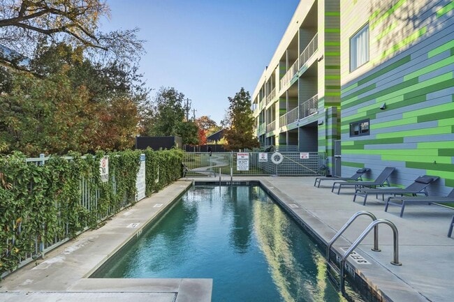 Foto del edificio - 4004 Banister Ln