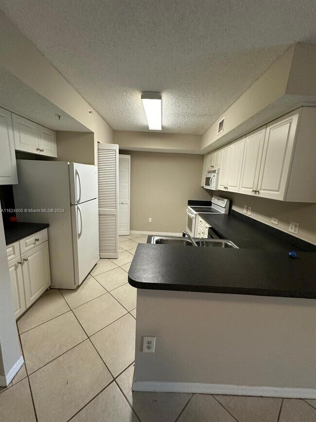 Foto del edificio - 9650 NW 2nd St