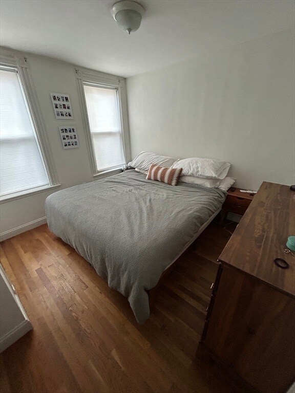 Foto del edificio - 861 E 1st St