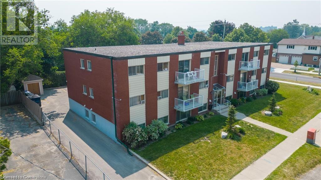 Primary Photo - 357 Connaught St