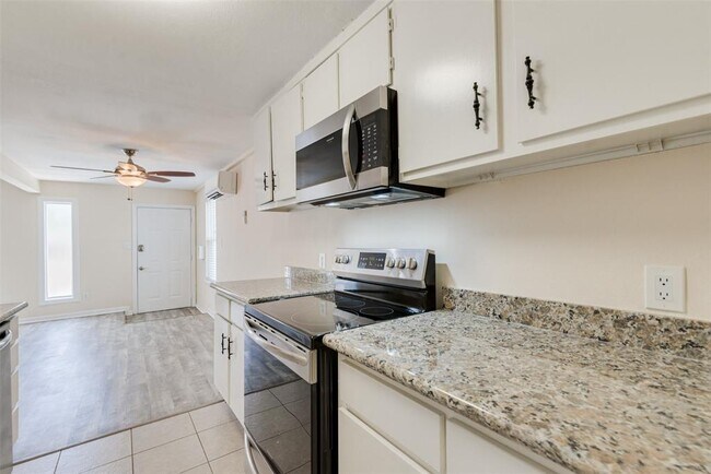 Foto del edificio - 210 W 13th St