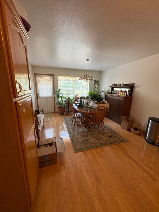 Building Photo - 725-727-727 Pinhook Dr