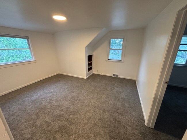 Living room. New carpet! - 917 S Division St