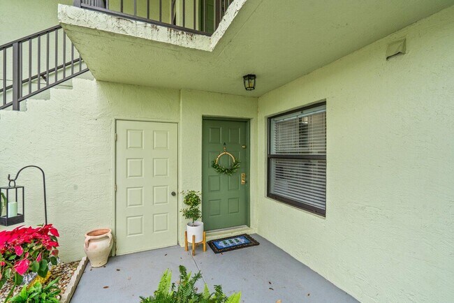 Building Photo - 2001 Sabal Ridge Ct