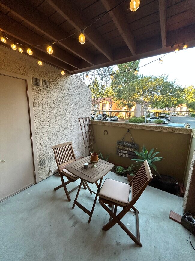 Foto del edificio - 12067 Alta Carmel Ct