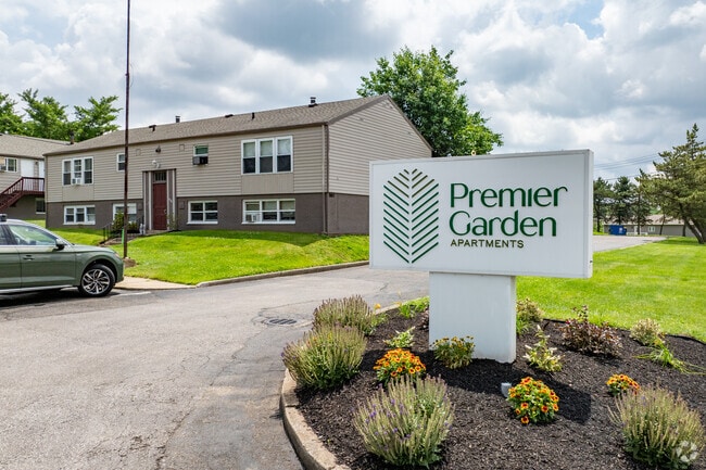 Building Photo - Premier Garden Apartments
