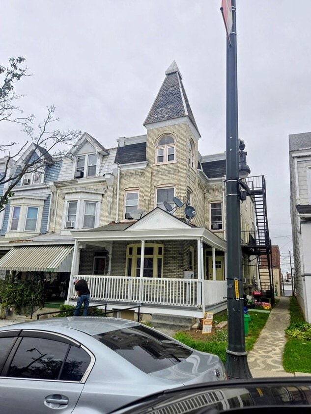 Primary Photo - 841 N 7th St