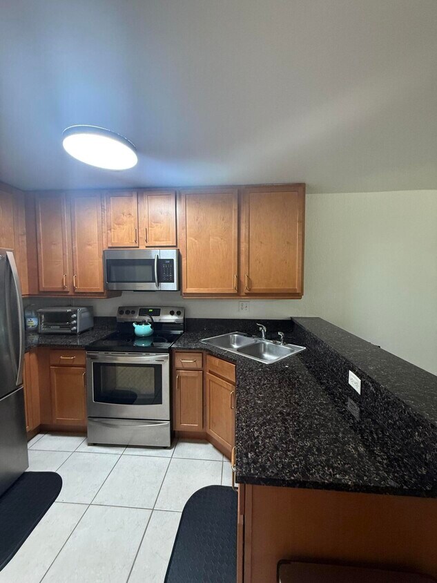 Foto principal - 9002 NW 40th St