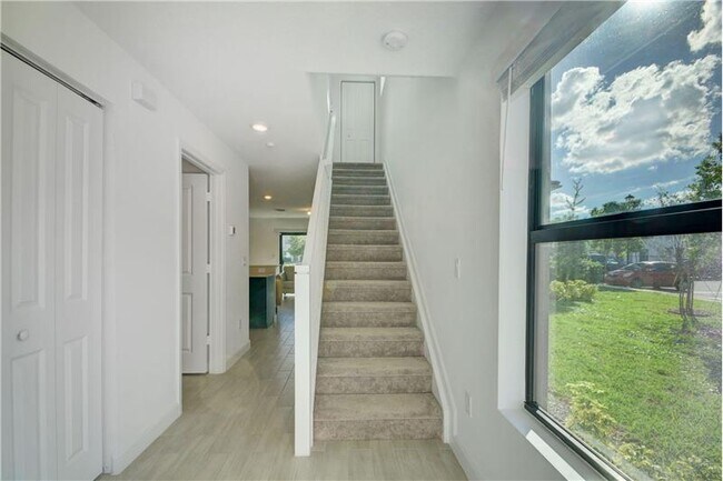 Building Photo - 5046 Genove Pl