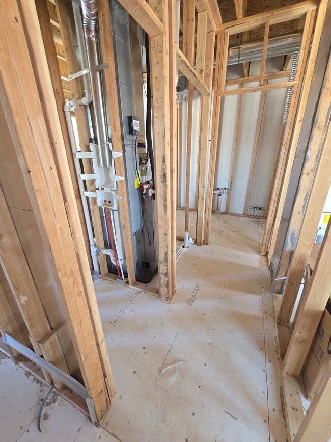 Building Photo - 690 12200 S