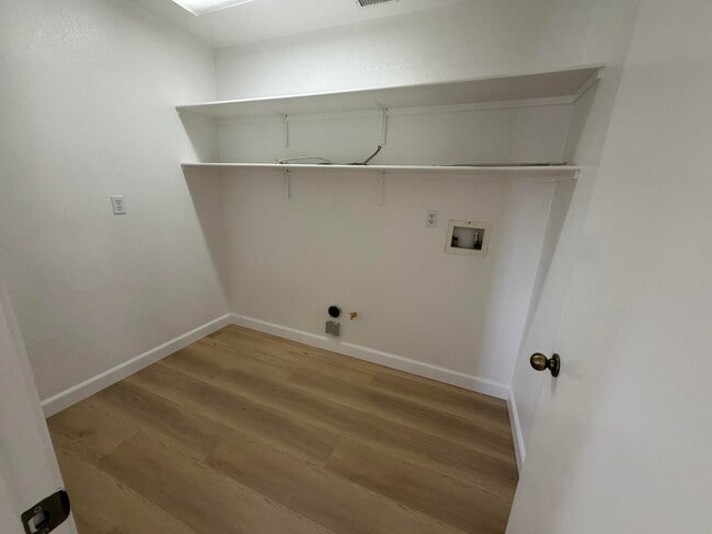 Building Photo - 1356 Comfrey Leaf Dr