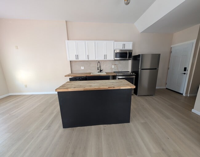 Building Photo - 2352 N 29th St