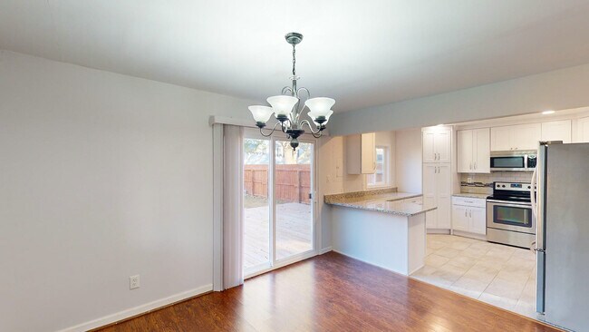 Foto del edificio - 859 Carew Rd