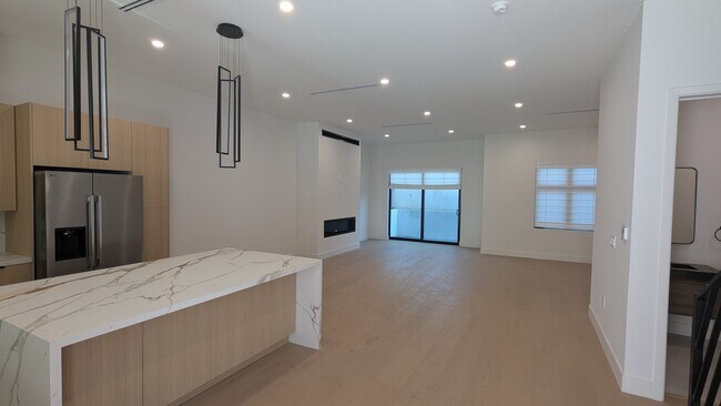 Foto del edificio - 3846 Bentley Ave