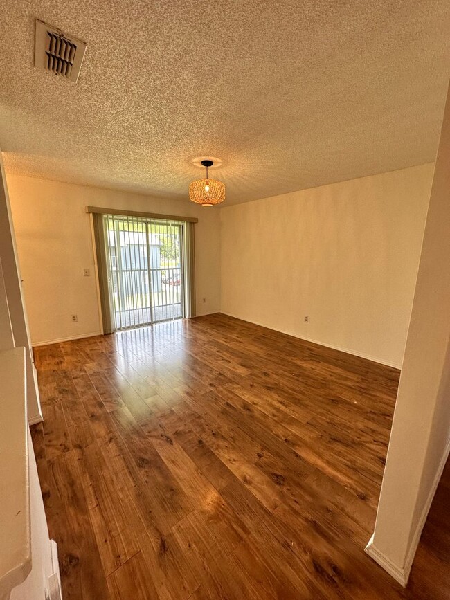Foto del edificio - 4124 Pershing Pointe Place