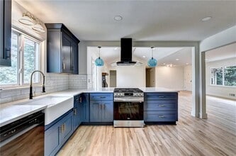 Building Photo - 6085 Glenridge Dr