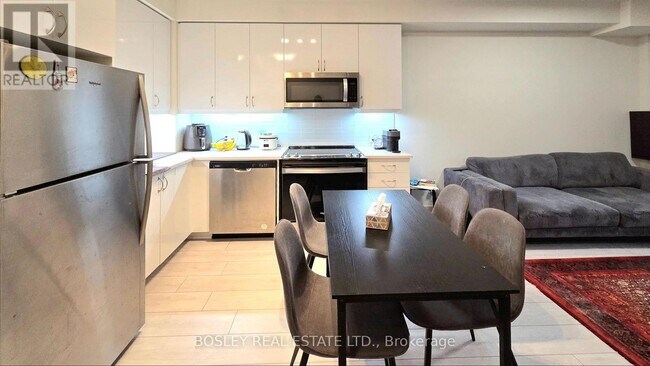 Photo du bâtiment - 4955 Yonge St