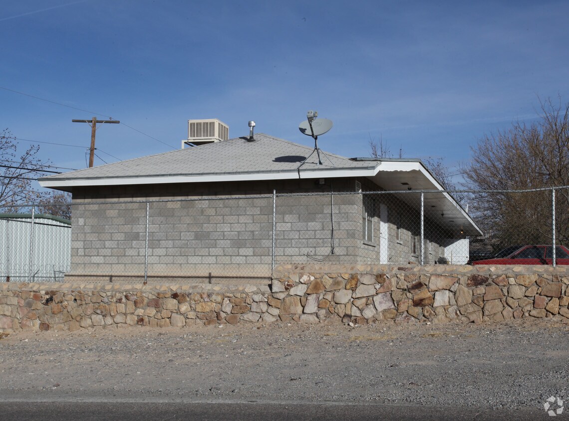 Primary Photo - 6953 2nd St