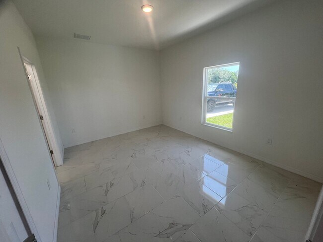 Foto del edificio - 3508 3rd St SW