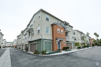 Building Photo - 3750 Jellyfish Ln