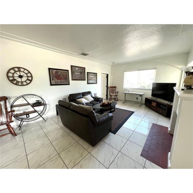 Foto del edificio - 2235 SW 23rd Ave