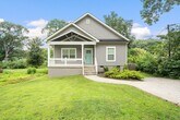 Primary Photo - Lovely 3 BR, 2 BA Home Convenient to Downt...
