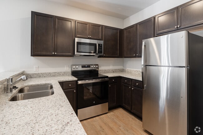 3BR, 2.5BA - 1353SF - Kitchen - Pine Grove Townhomes