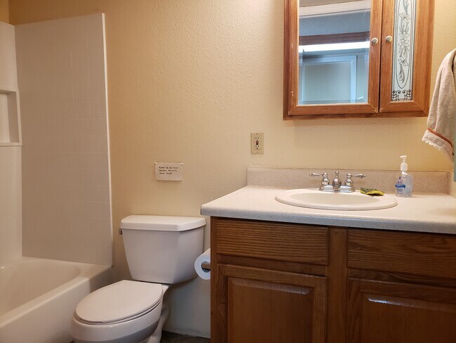 Bathroom - 123 E Saint Clair Ave